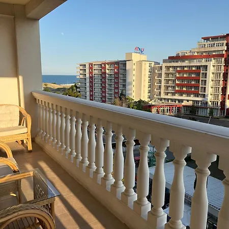 Daire Miramar Palace 615s *