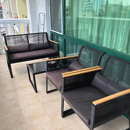 Miramar Palace 615s Apartmán *